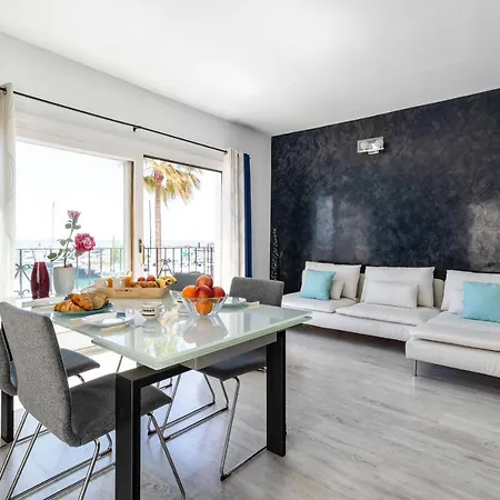 Apartment Oleholidays Pb 243 Primera Linea De Mar Puerto Banus Marbella