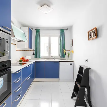 Oleholidays Pb 243 Primera Linea De Mar Puerto Banus Marbella